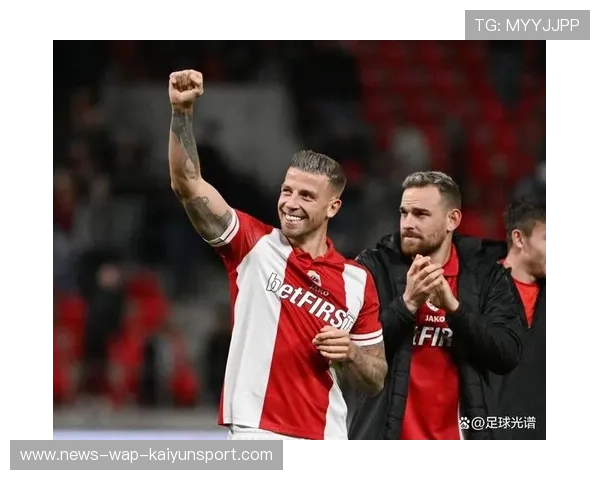 热刺前锋回撤接应