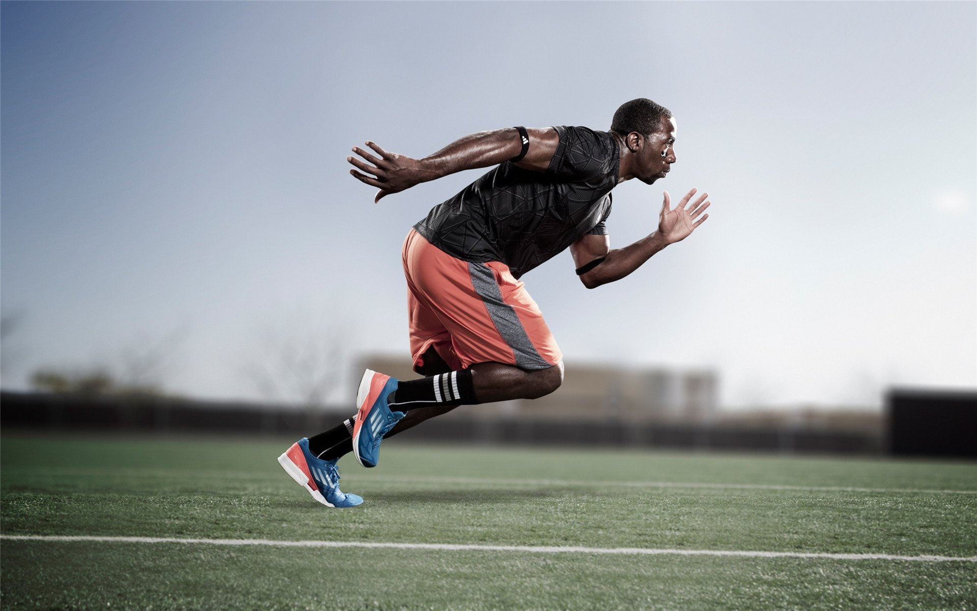 “冰上双子星”：花样滑冰新秀在全国赛中超越极限