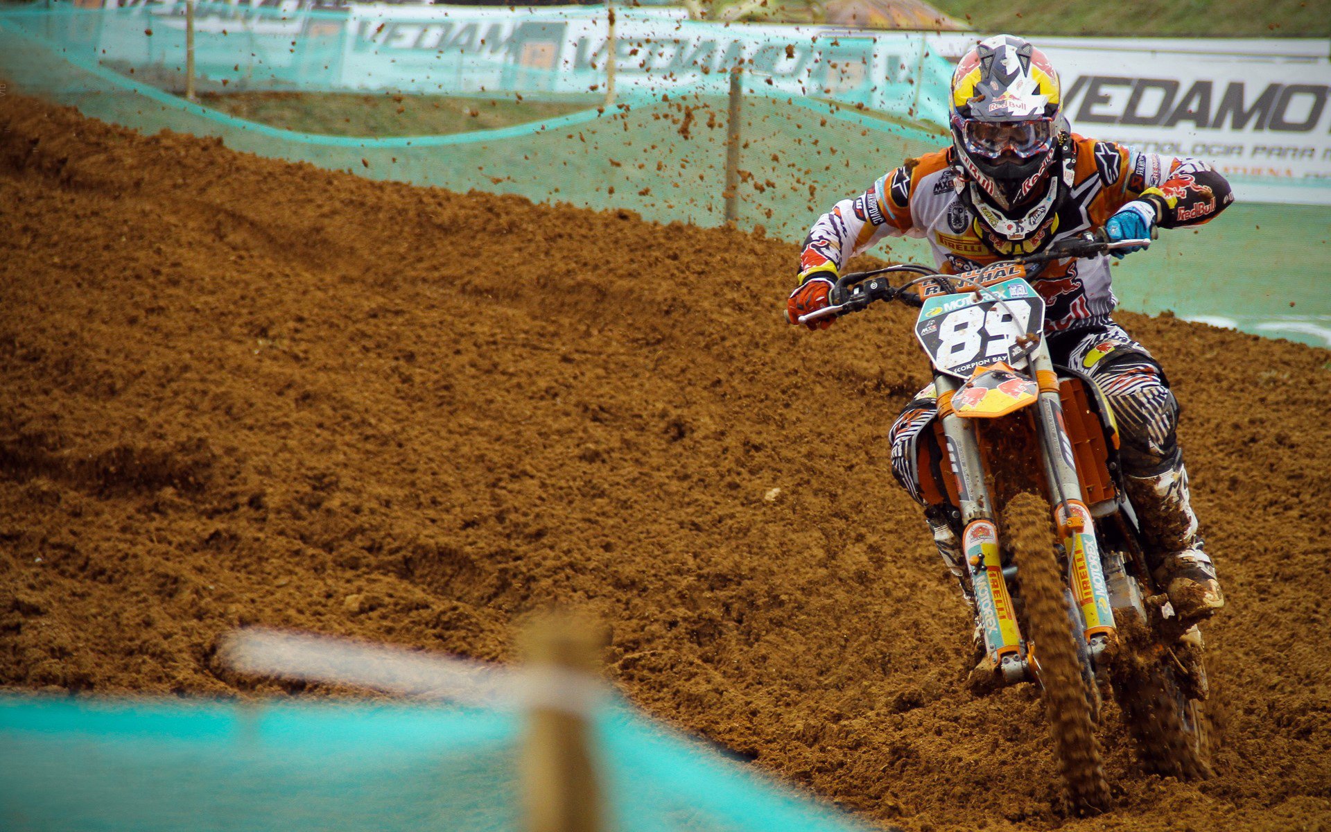 中超“鲁粤大战”山东泰山主场2比0力克广州队 稳住争冠步伐